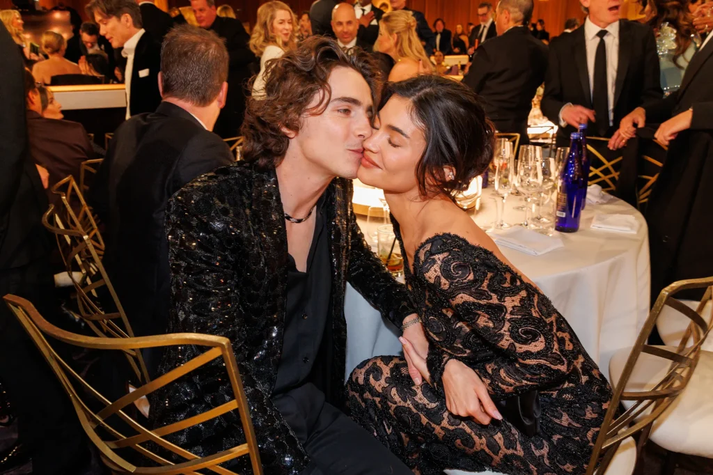  Kylie Jenner & Timothée Chalamet 