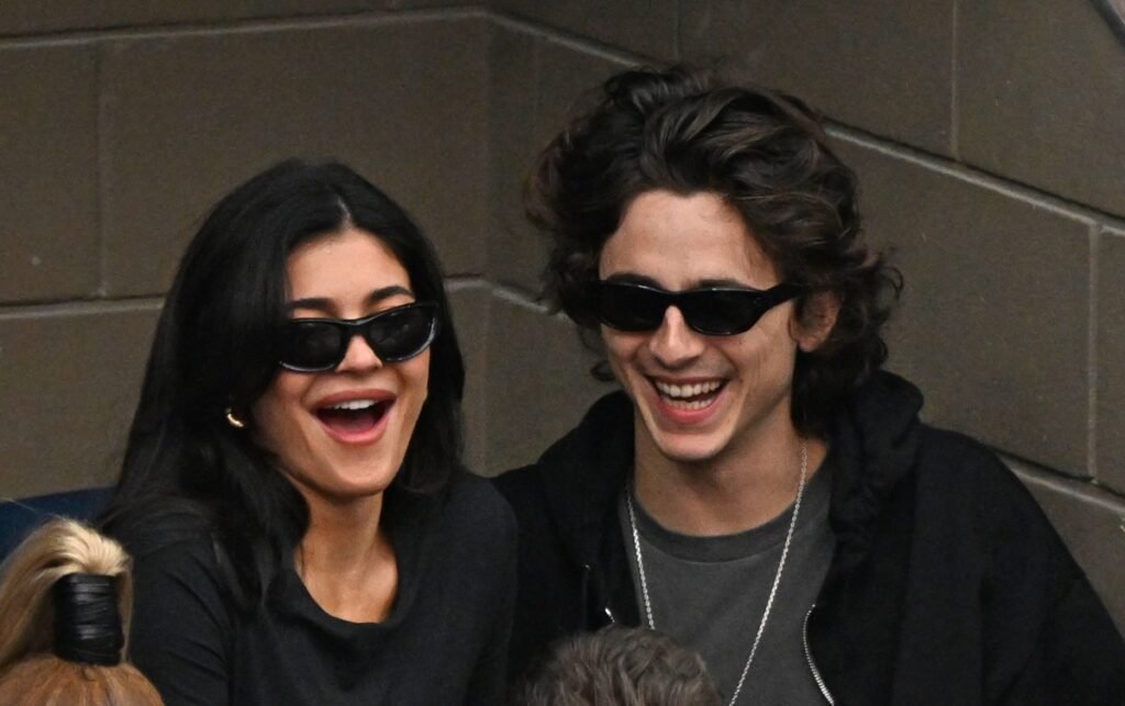  Kylie Jenner & Timothée Chalamet 